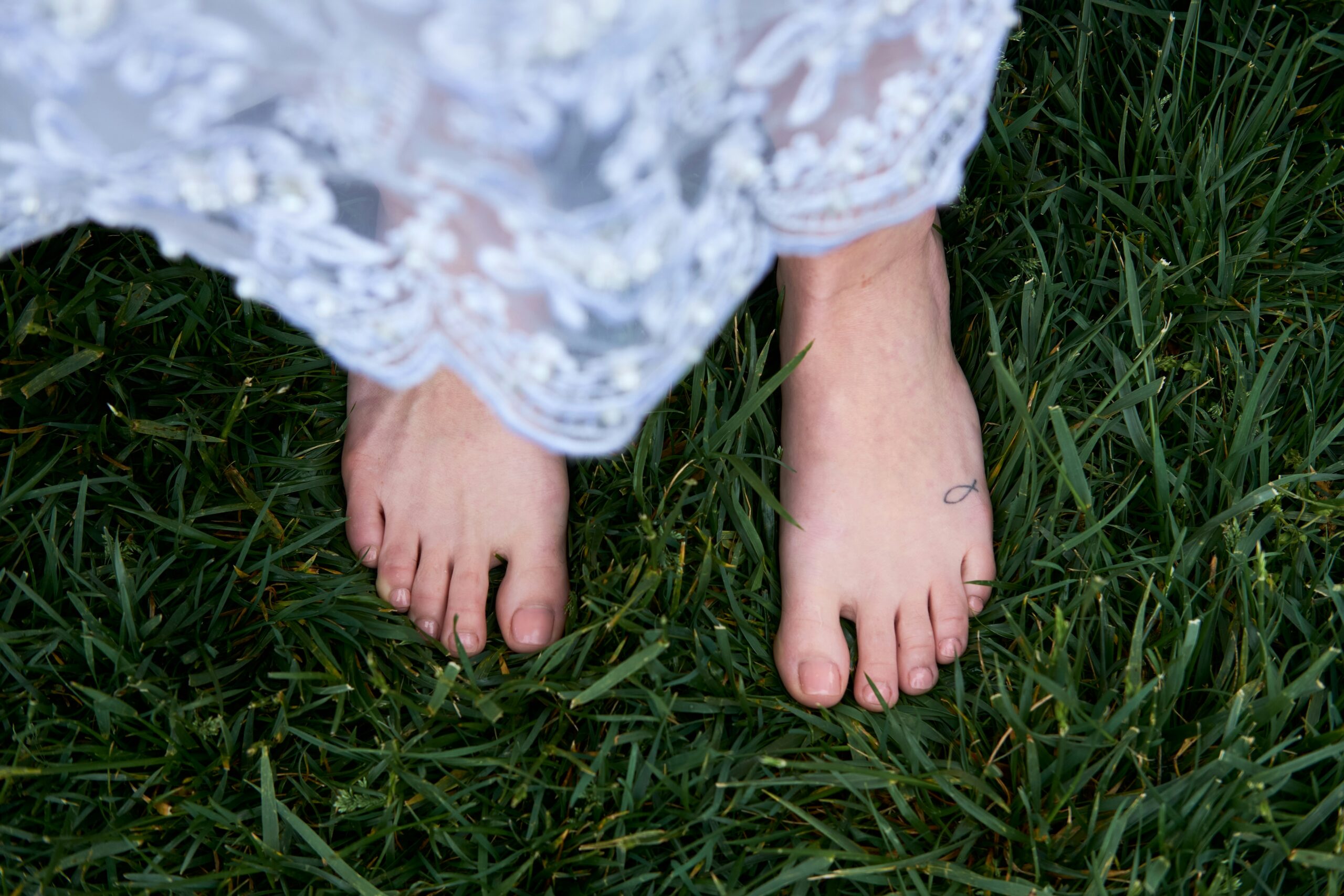 Pros and Cons of Laser Treatment for Toenail Fungus