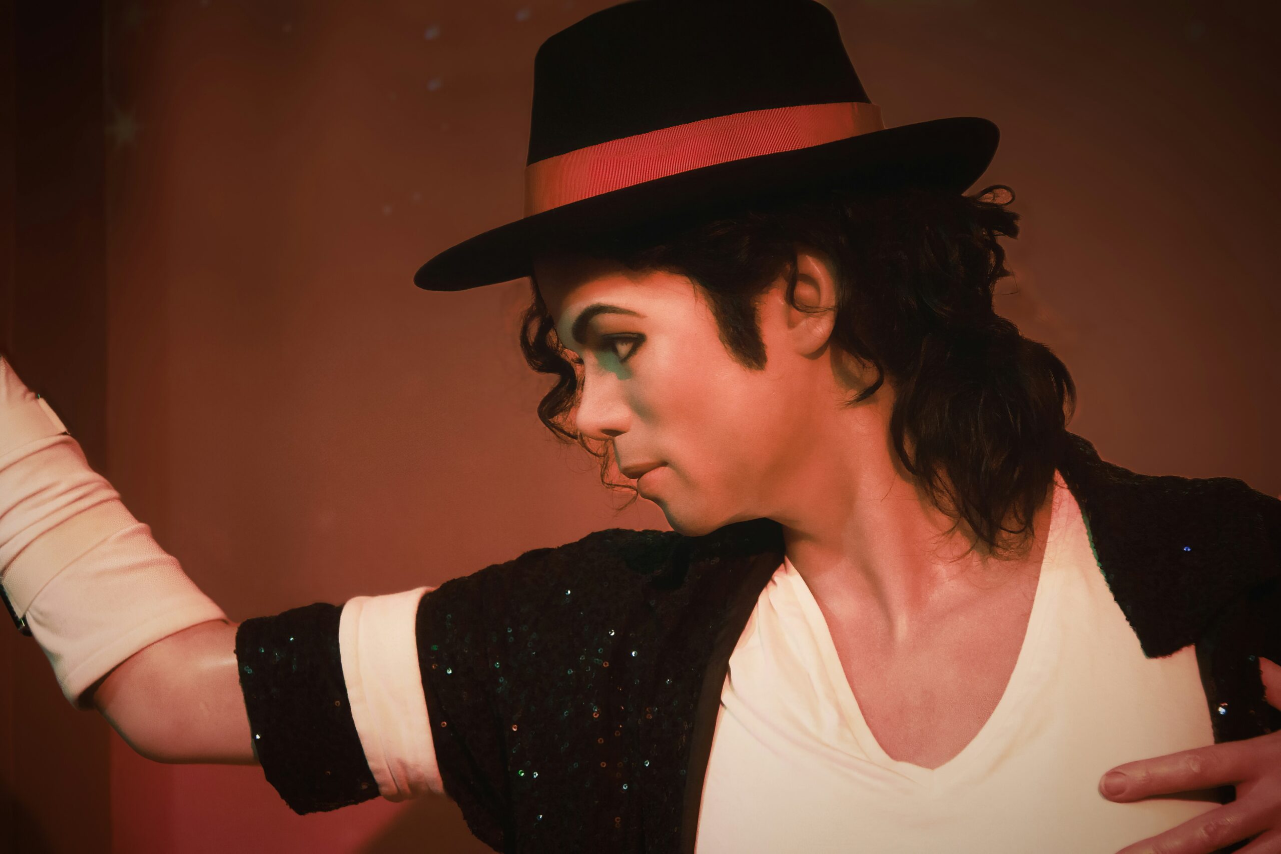 Why Did Michael Jackson Turn White? The Shocking Truth About His Skin Color Change and Vitiligo