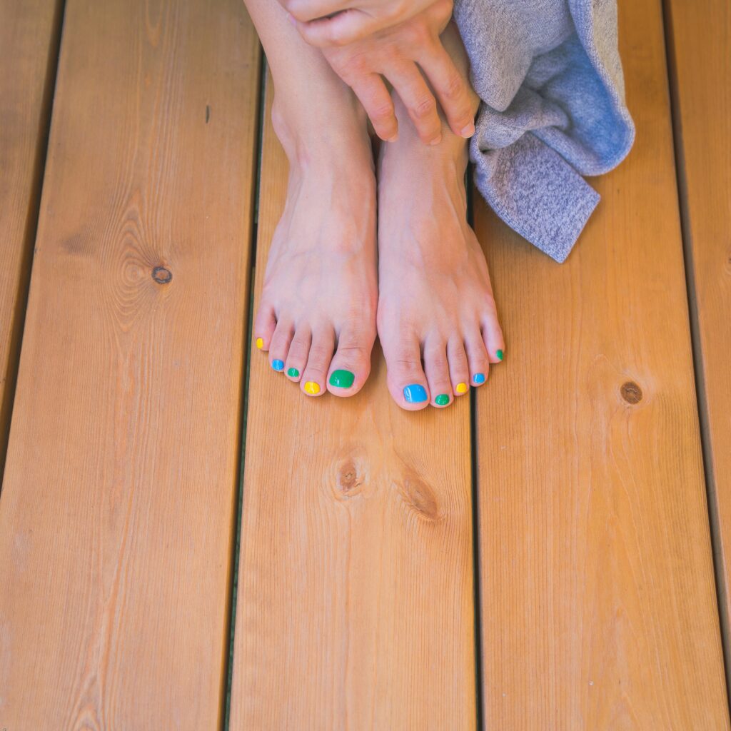 Pros and Cons of Laser Treatment for Toenail Fungus covering laser therapy, success rates, treatment sessions, recovery, and alternative treatments.