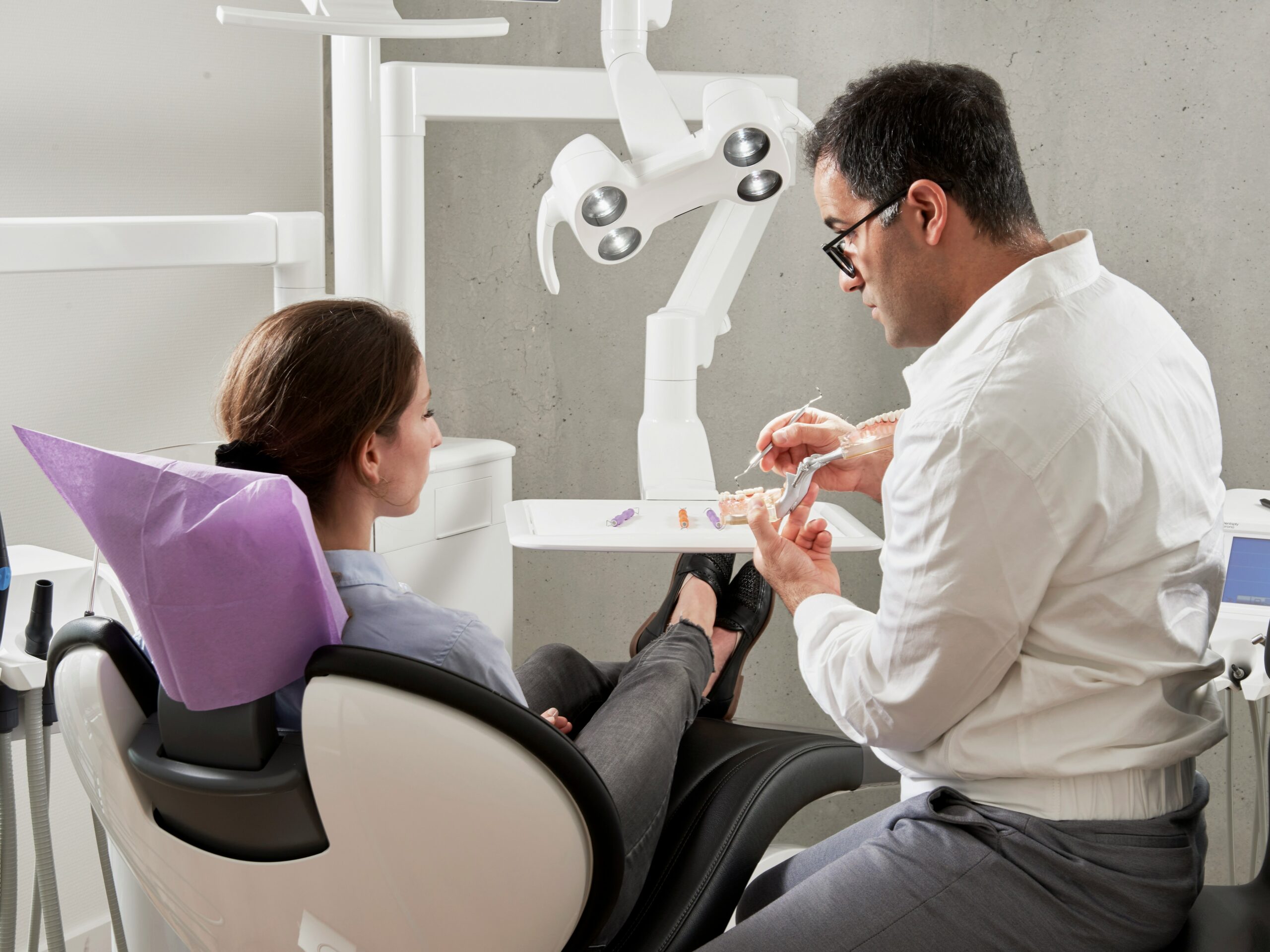 Why Does My Tooth Hurt After a Filling? Causes and Solutions  