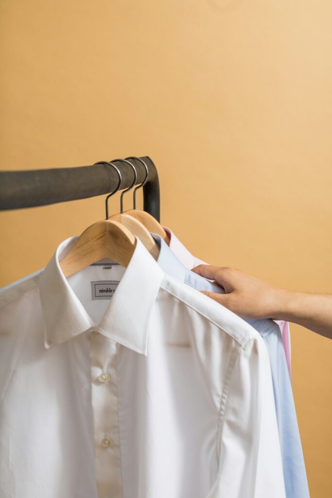How to Get Armpit Stains Out of Shirts guide to sweat stains, deodorant residue, pretreatment, fabric-safe cleaning, washing methods, and stain prevention.