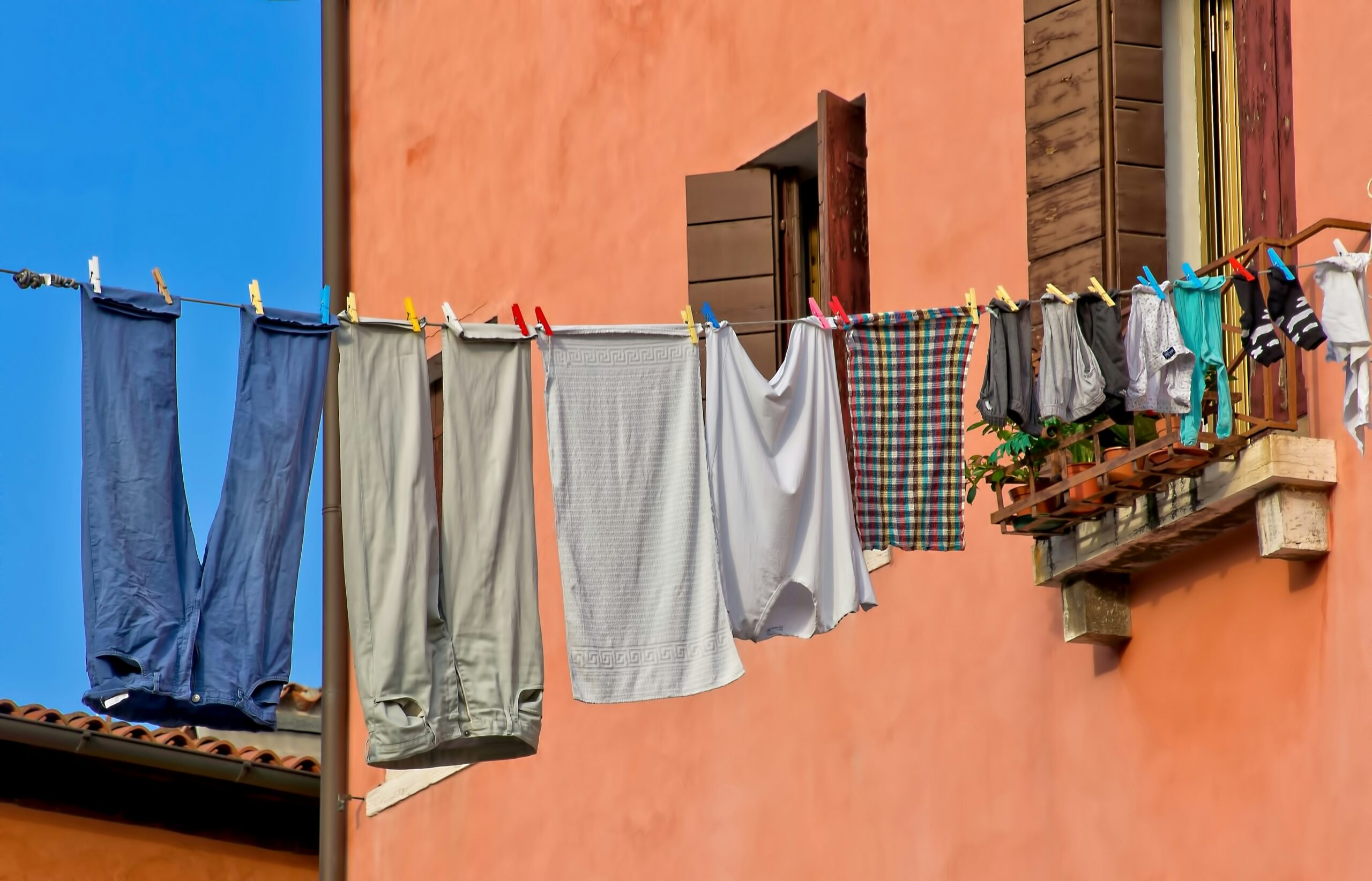 How to Get Urine Smell Out of Clothes: 9 Effective Cleaning Methods